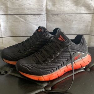 Reebok Men’s training sneaker shoes size 10